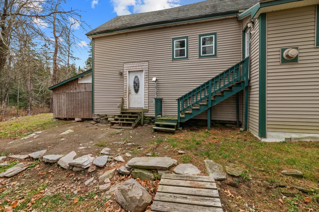 163 Silvers Mills Road Dexter ME 04930
