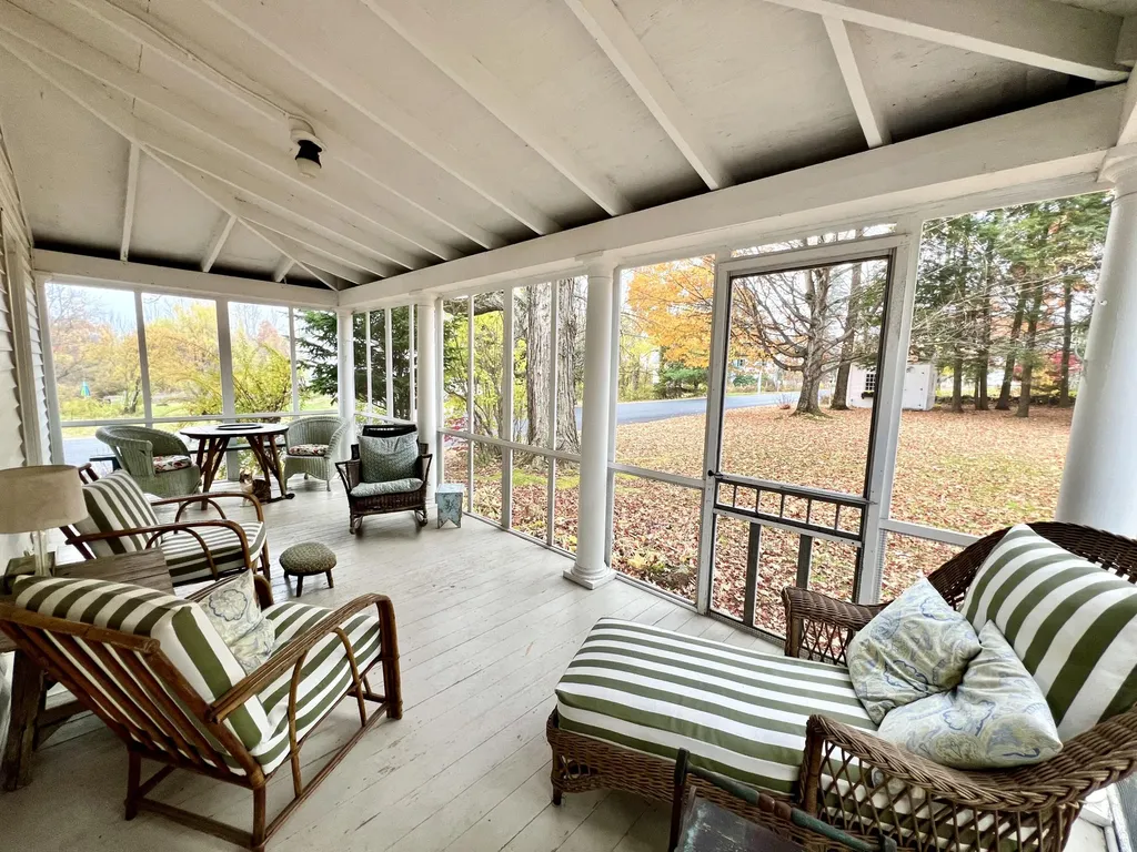 48 Lincoln Street Paris ME 04281