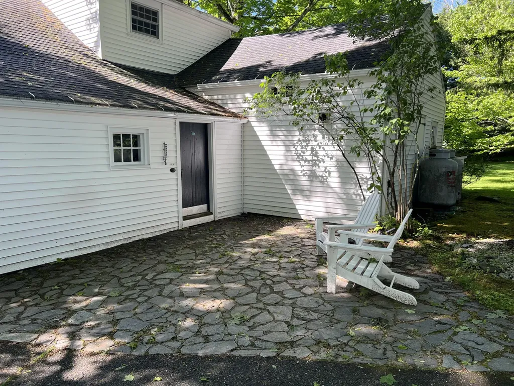 48 Lincoln Street Paris ME 04281