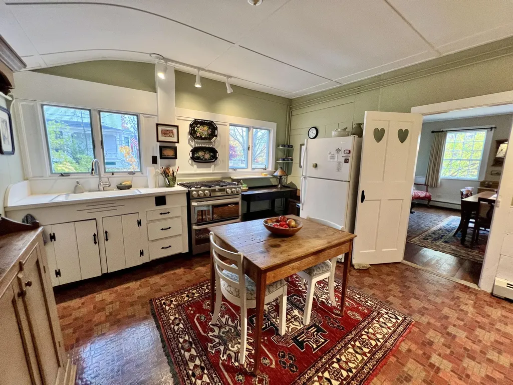 48 Lincoln Street Paris ME 04281