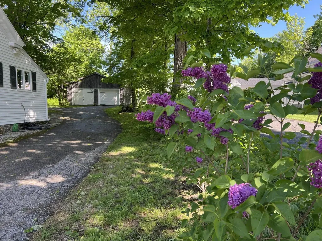 48 Lincoln Street Paris ME 04281