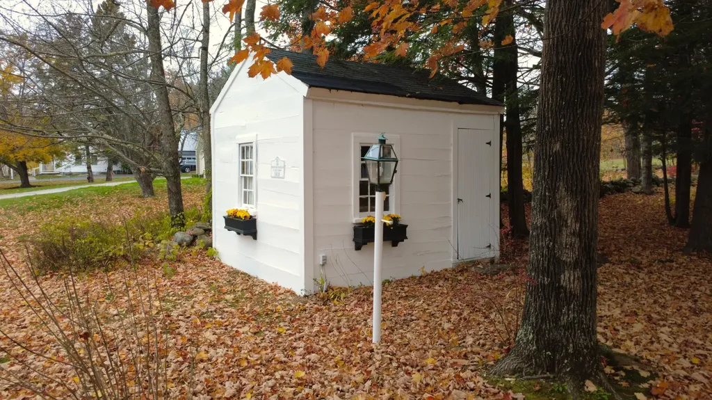 48 Lincoln Street Paris ME 04281