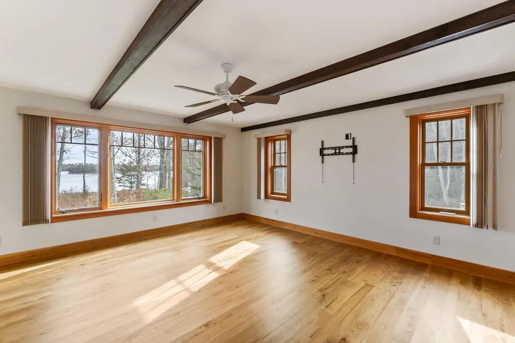 101 Butter Point Waldoboro ME 04572