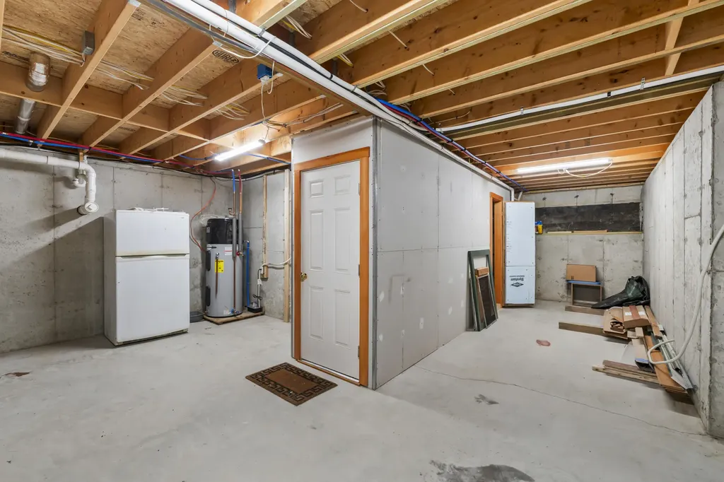 101 Butter Point Waldoboro ME 04572