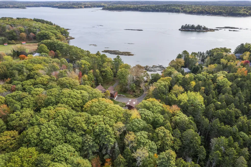 101 Butter Point Waldoboro ME 04572