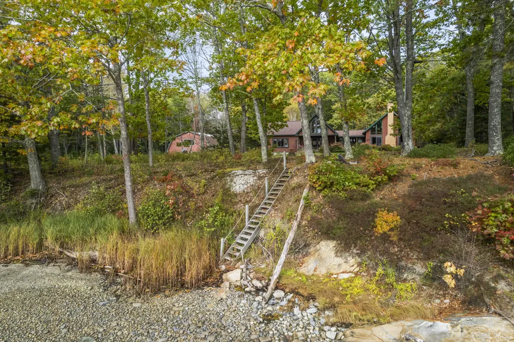 101 Butter Point Waldoboro ME 04572