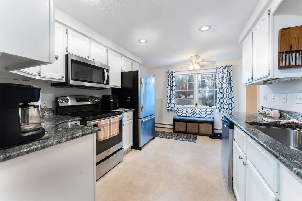 20 Rocky Hill Drive Brunswick ME 04011