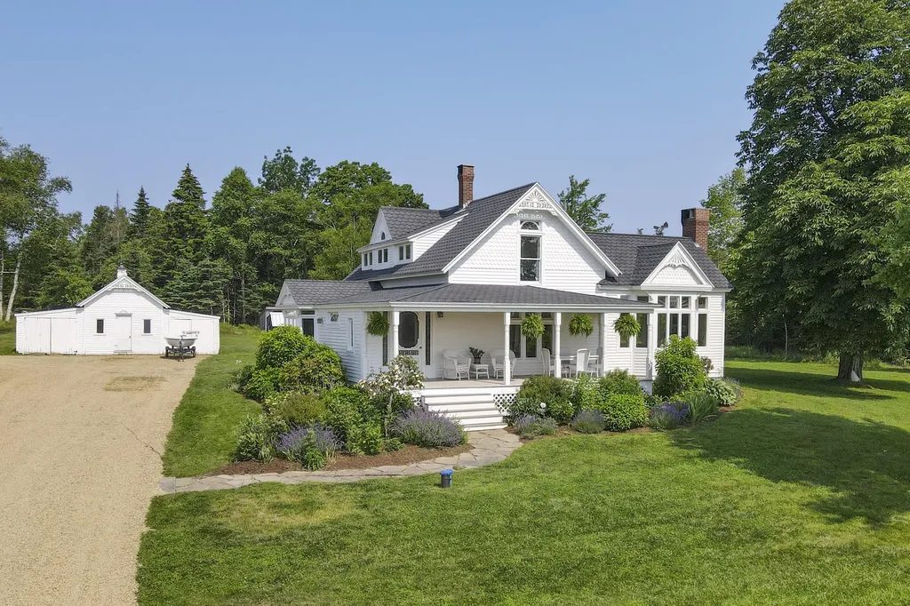 938 Main Road Islesboro ME 04848