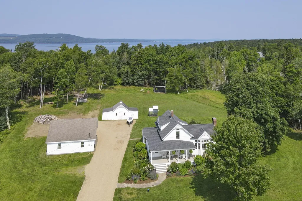 938 Main Road Islesboro ME 04848