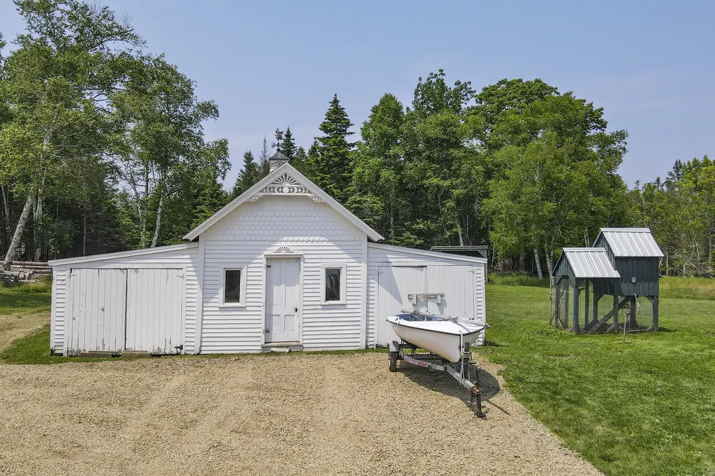 938 Main Road Islesboro ME 04848
