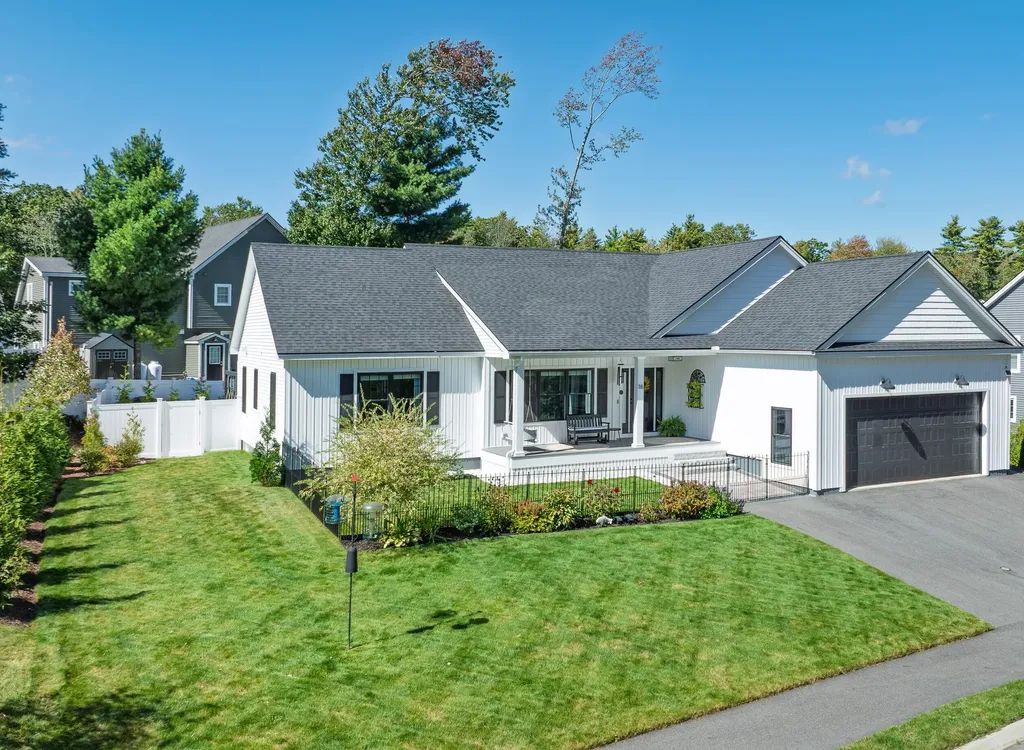 16 Winn Way Scarborough ME 04074