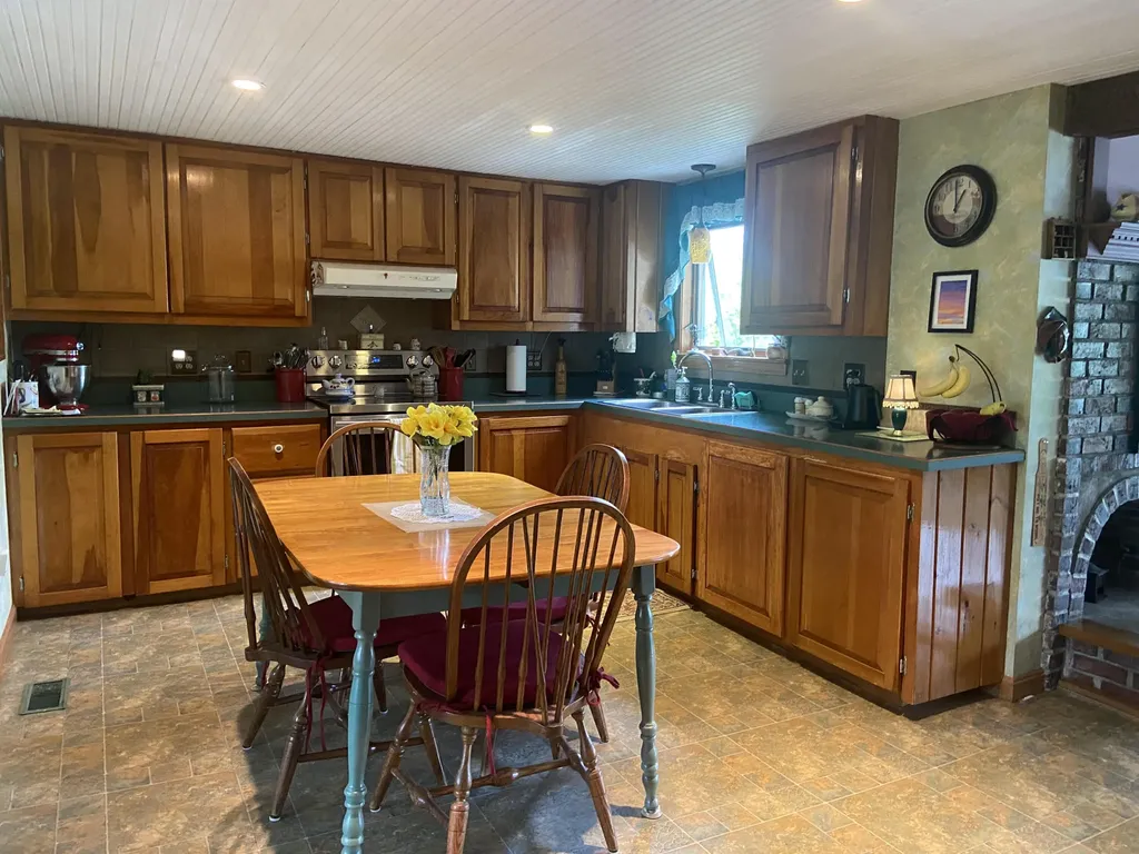 41 Haskell Avenue Raymond ME 04071