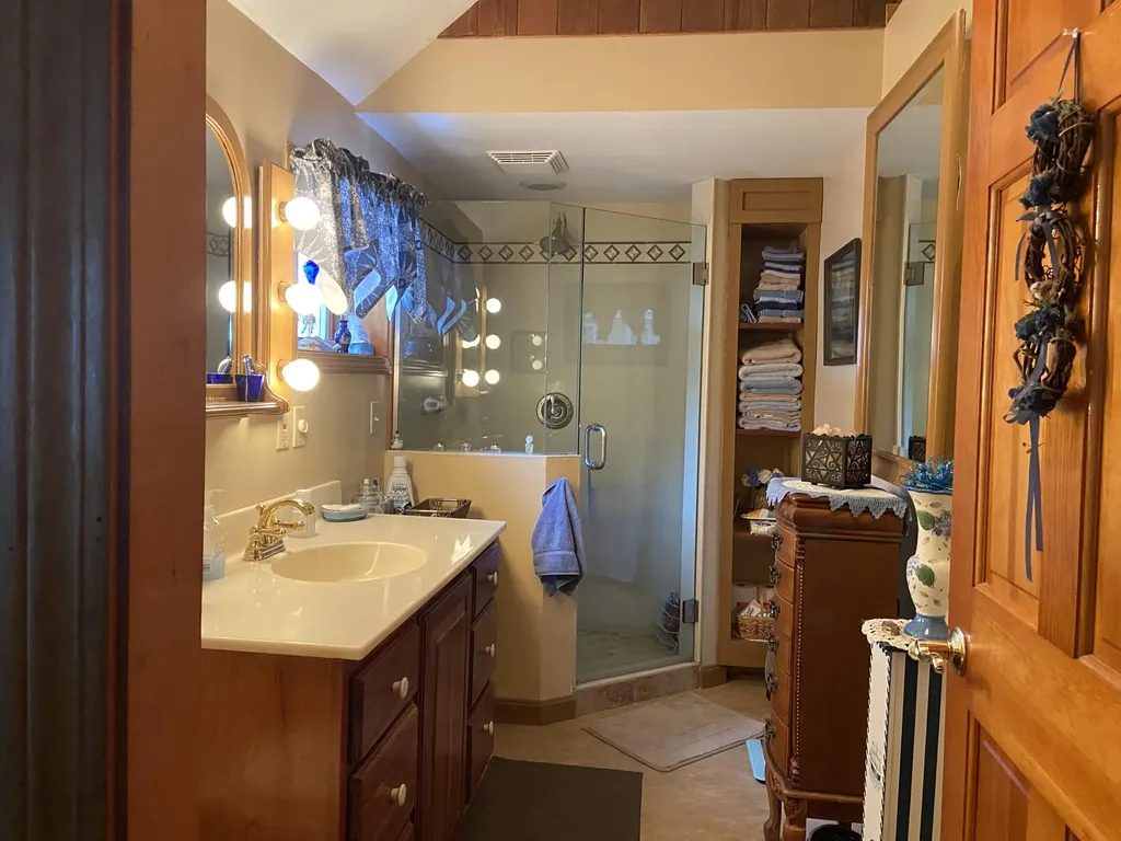 41 Haskell Avenue Raymond ME 04071