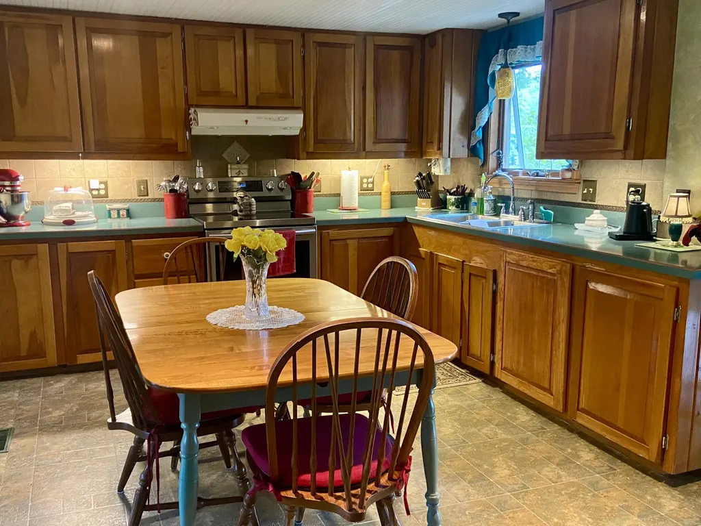 41 Haskell Avenue Raymond ME 04071