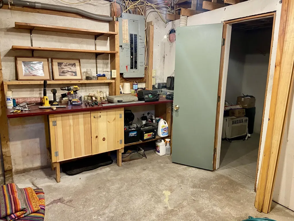 41 Haskell Avenue Raymond ME 04071