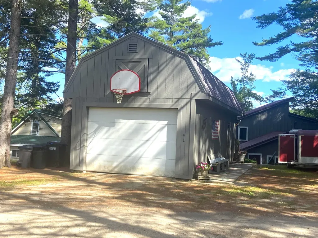 41 Haskell Avenue Raymond ME 04071
