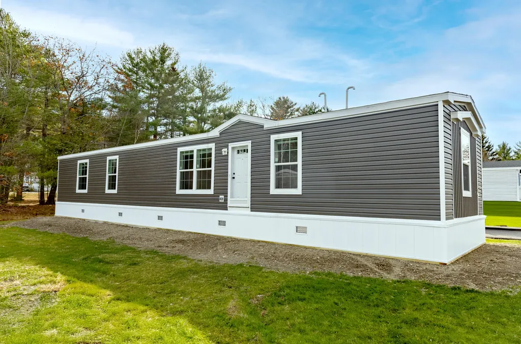 7 Nelligan Drive Holden ME 04429