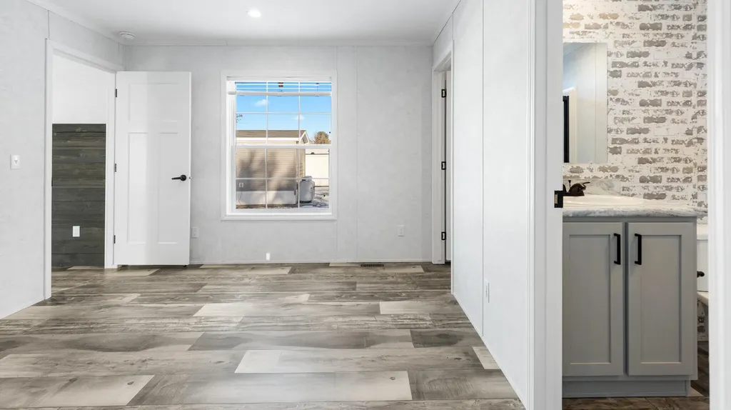7 Nelligan Drive Holden ME 04429