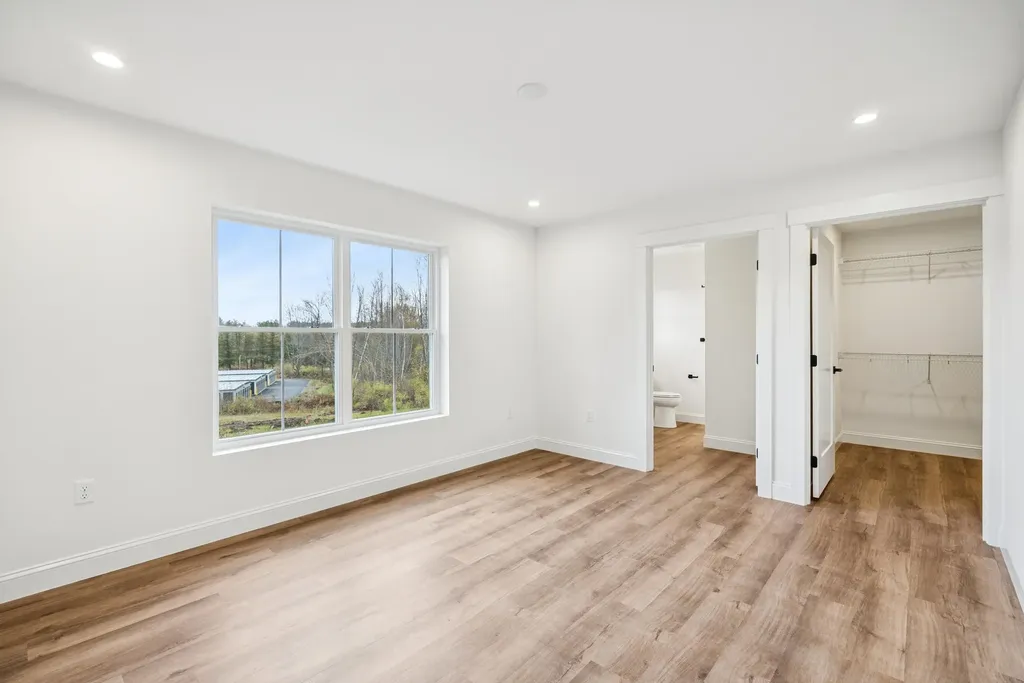 20 Blackberry Hill Road West Gardiner ME 04345