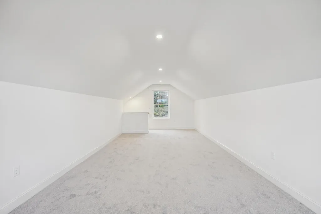 20 Blackberry Hill Road West Gardiner ME 04345