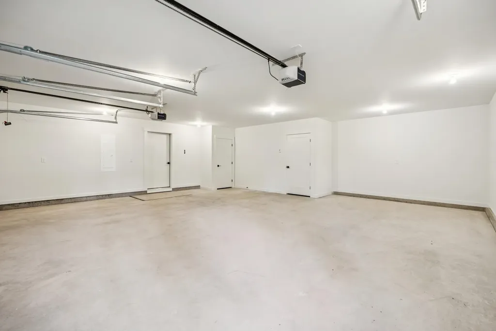 20 Blackberry Hill Road West Gardiner ME 04345