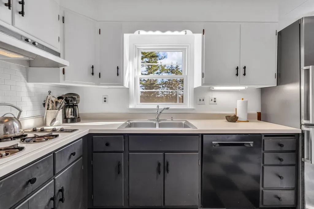 576 Pleasant Point Road Cushing ME 04563