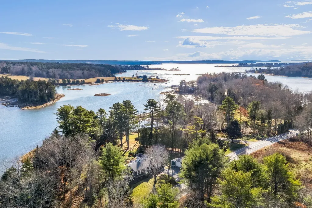 576 Pleasant Point Road Cushing ME 04563