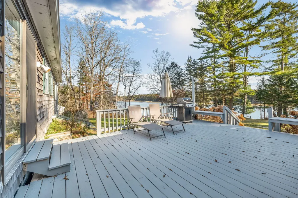 576 Pleasant Point Road Cushing ME 04563