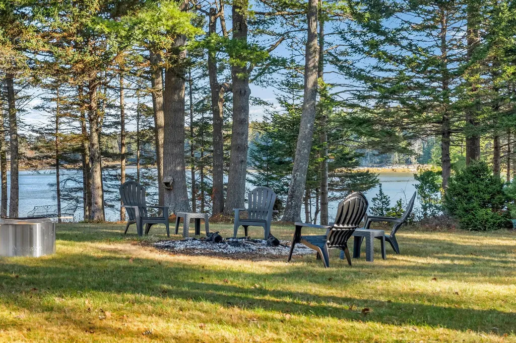 576 Pleasant Point Road Cushing ME 04563
