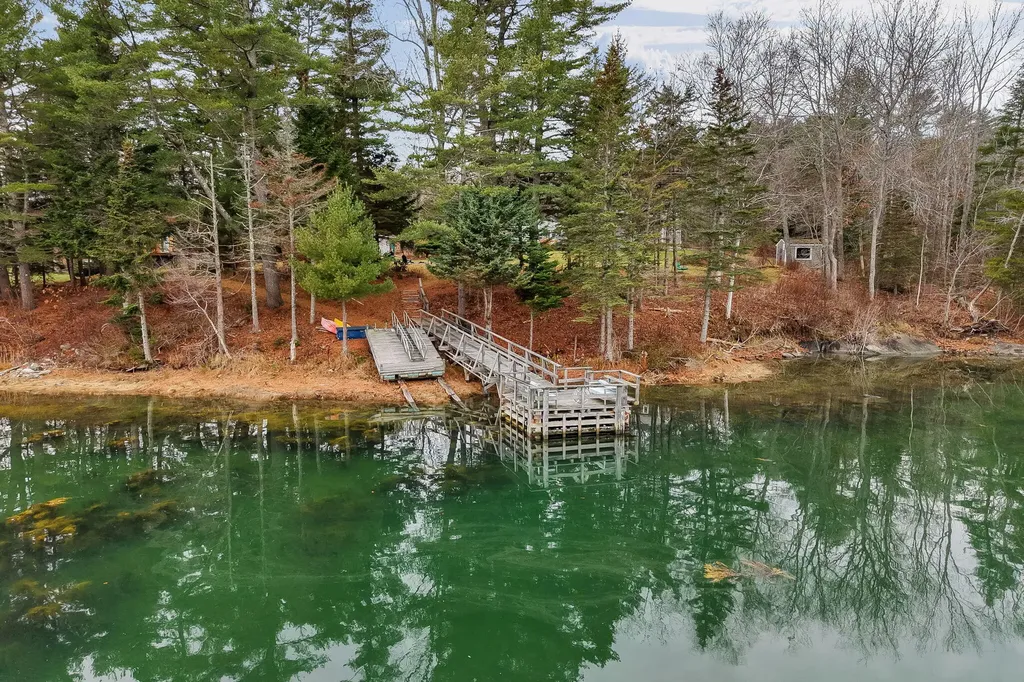 576 Pleasant Point Road Cushing ME 04563