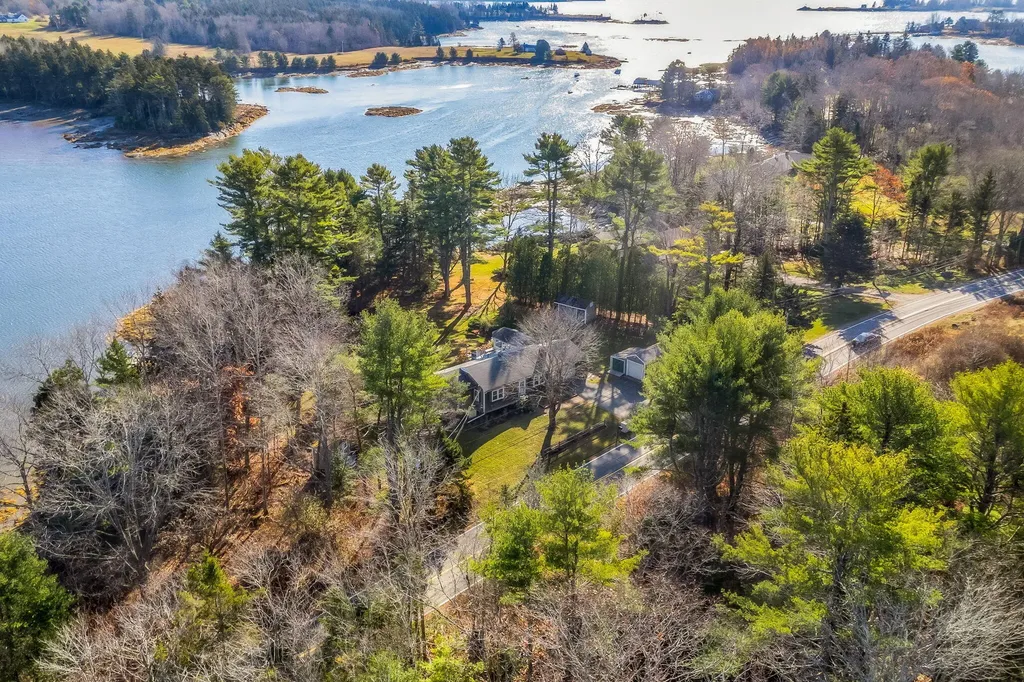 576 Pleasant Point Road Cushing ME 04563