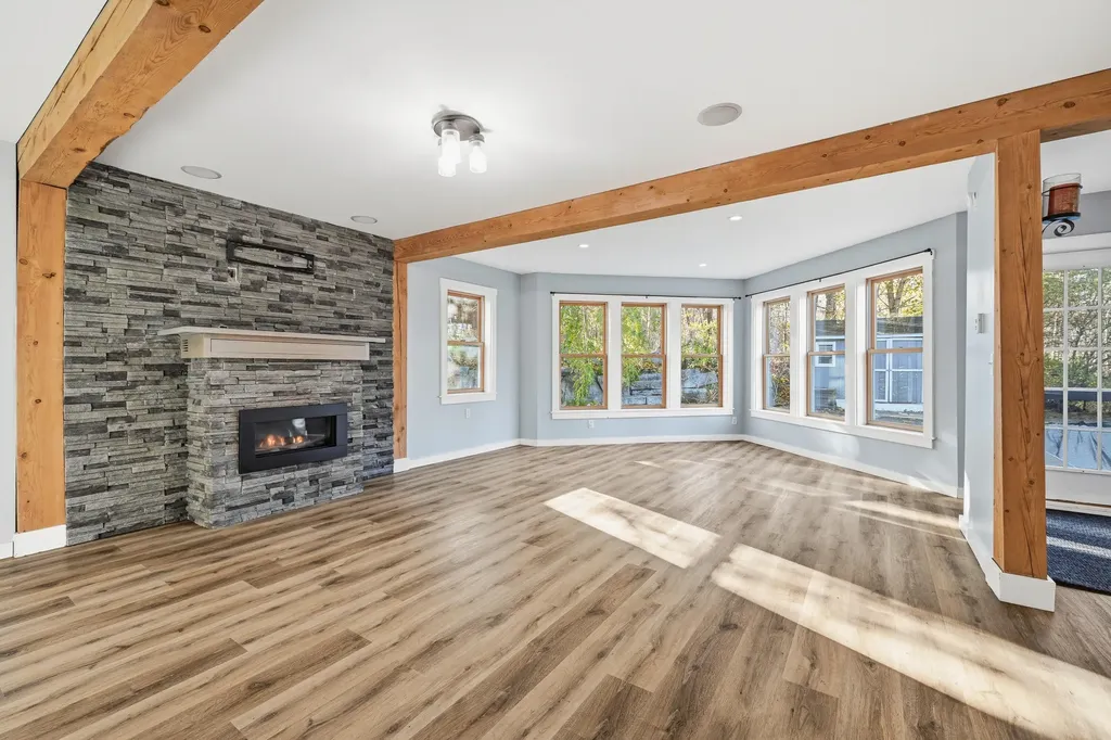 424 Winthrop Street Hallowell ME 04347