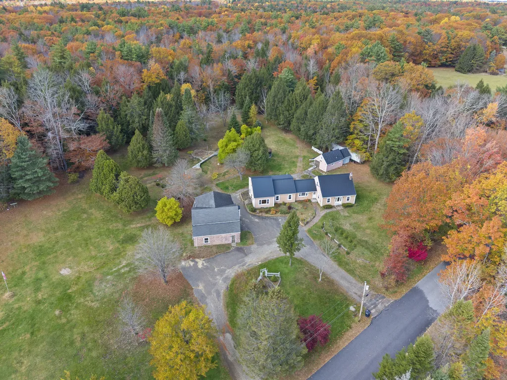 82 Carll Road Buxton ME 04093