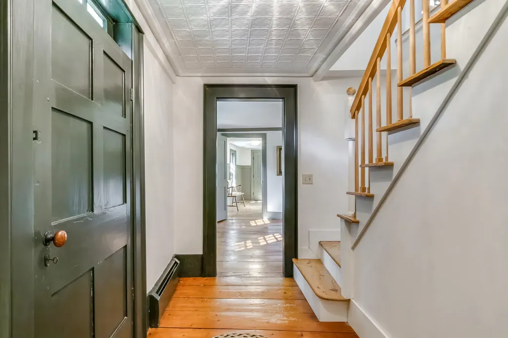 2668 Tatnic Road Wells ME 04090