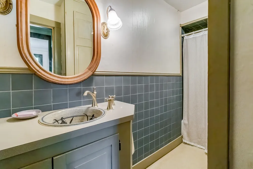 2668 Tatnic Road Wells ME 04090