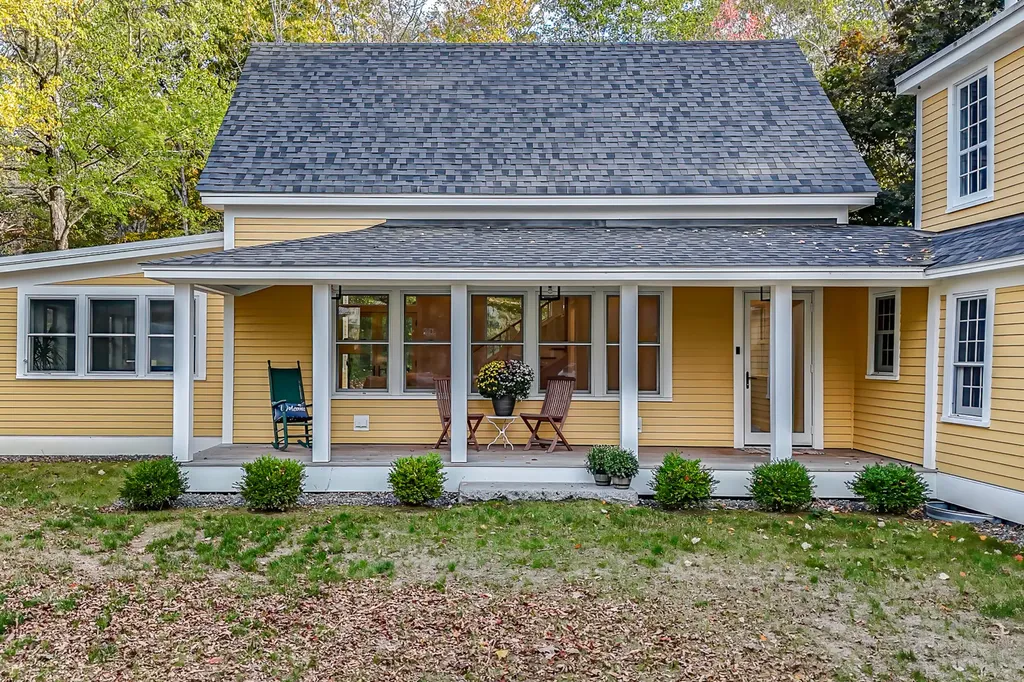 2668 Tatnic Road Wells ME 04090