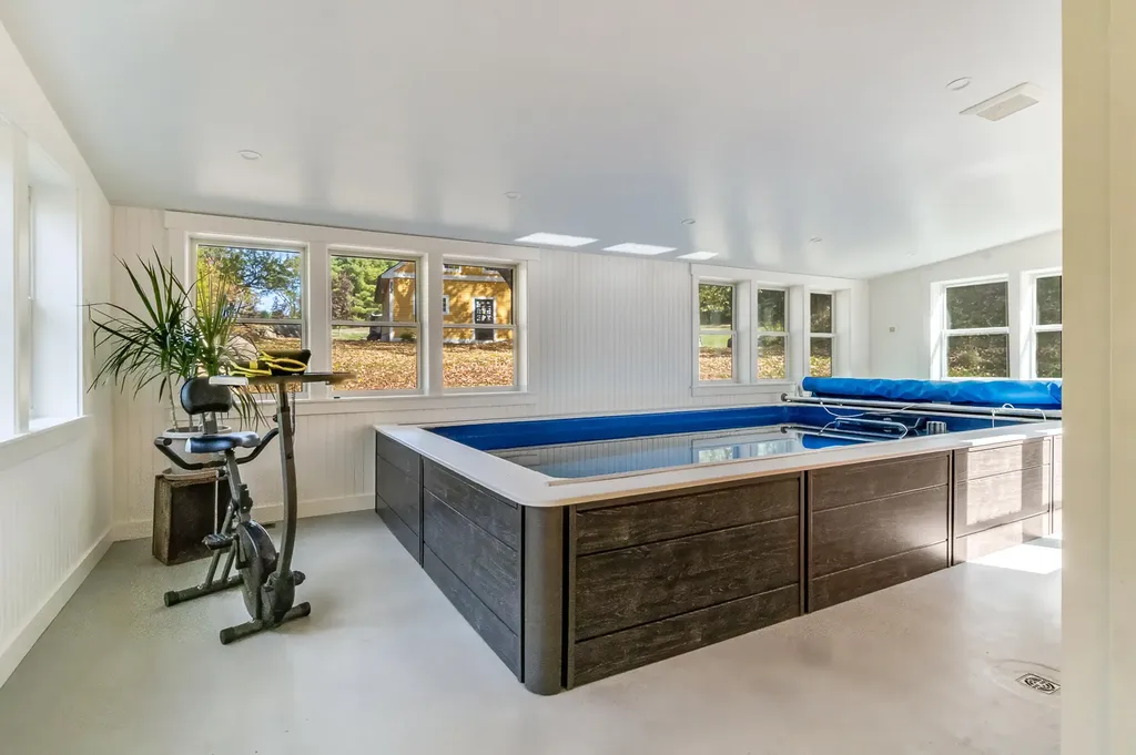 2668 Tatnic Road Wells ME 04090