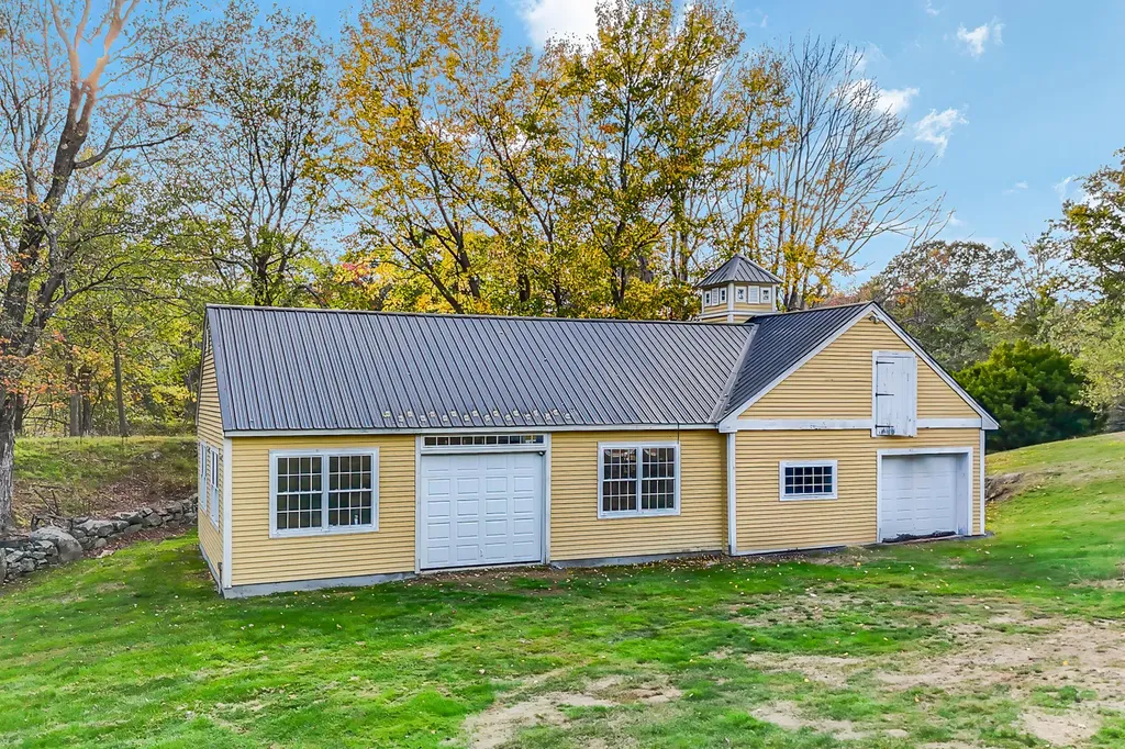 2668 Tatnic Road Wells ME 04090