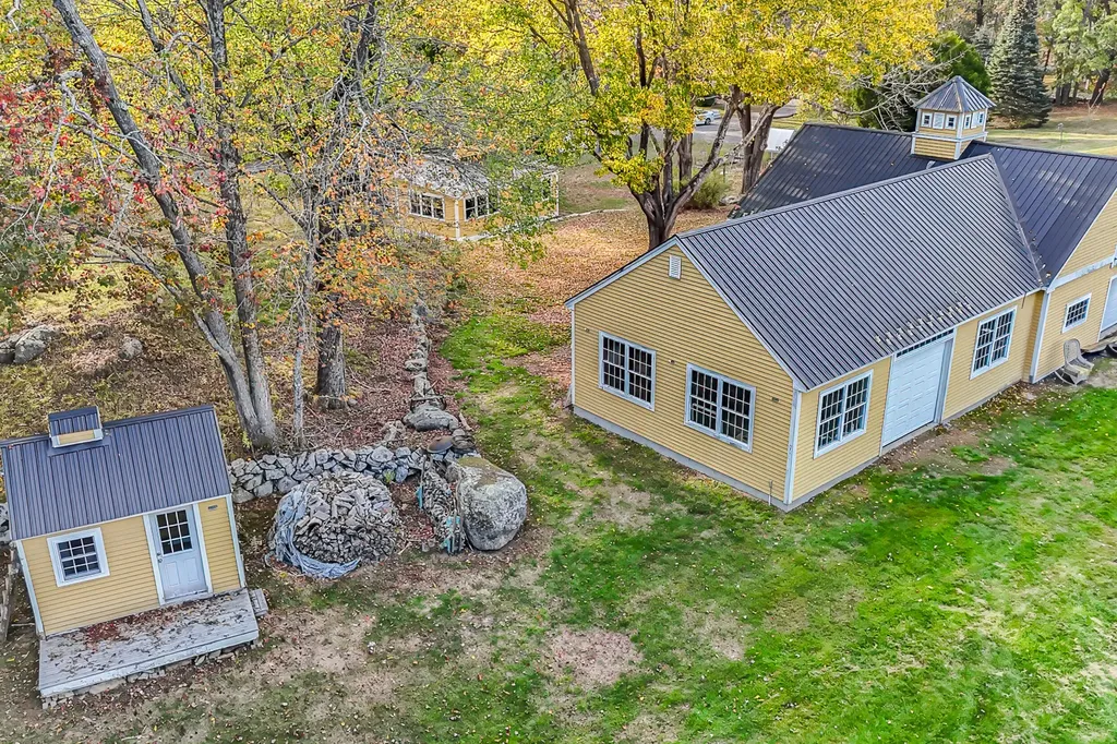2668 Tatnic Road Wells ME 04090