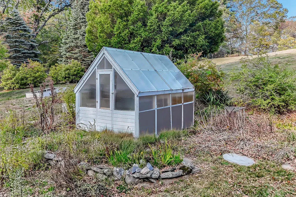 2668 Tatnic Road Wells ME 04090