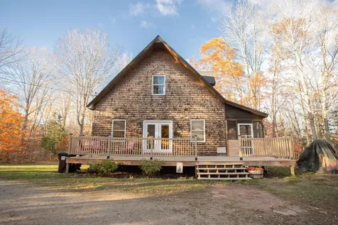 172 Tannery Loop Amherst ME 04605