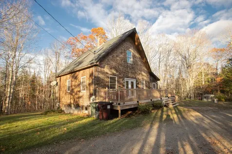 172 Tannery Loop Amherst ME 04605