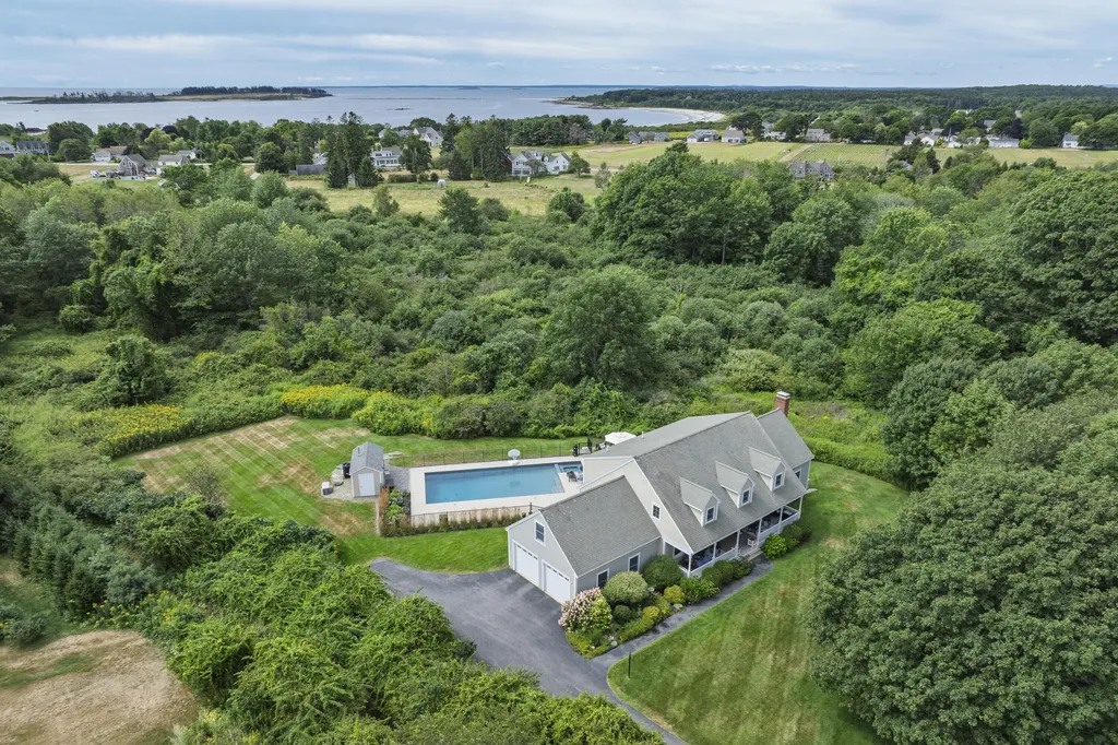 4 Heritage Court Cape Elizabeth ME 04107
