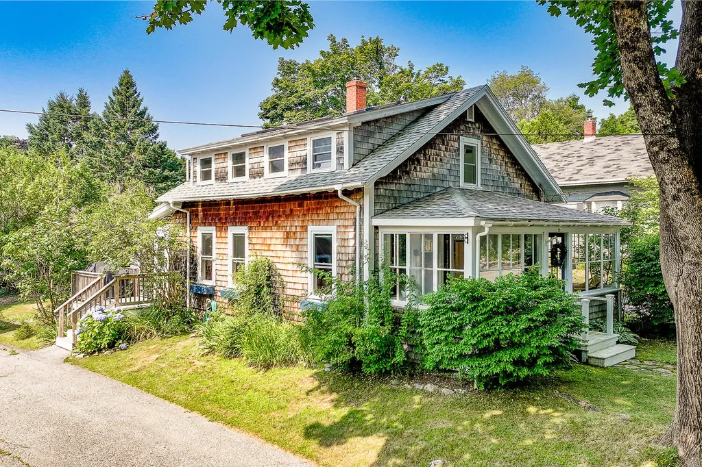 29 Harden Avenue Camden ME 04843