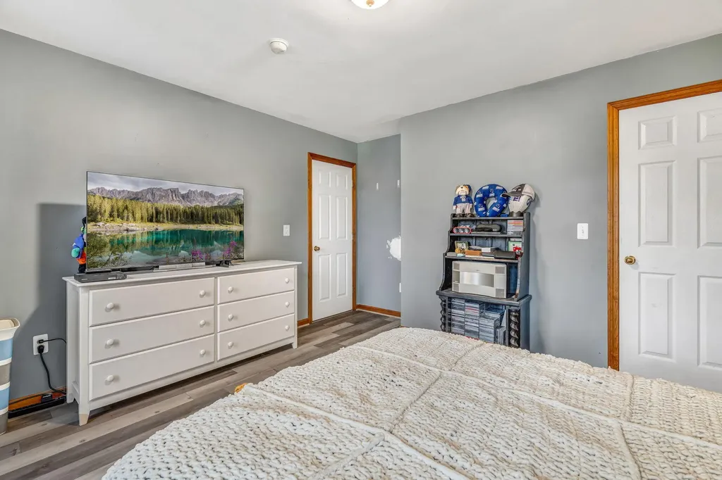 10 Independence Avenue Hampden ME 04444