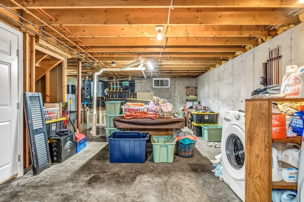 10 Independence Avenue Hampden ME 04444
