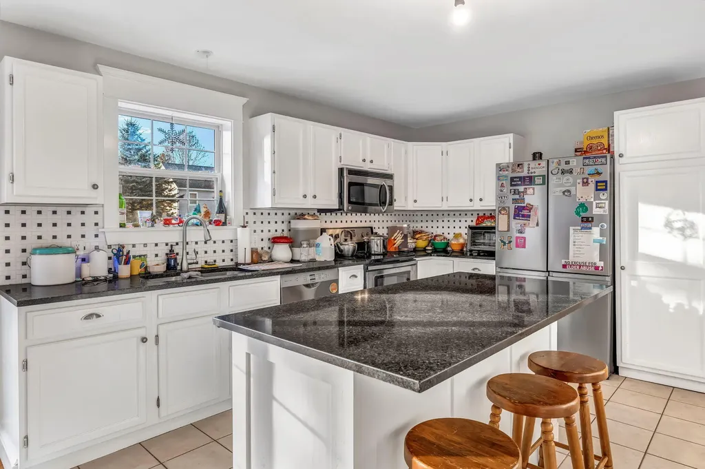 10 Independence Avenue Hampden ME 04444