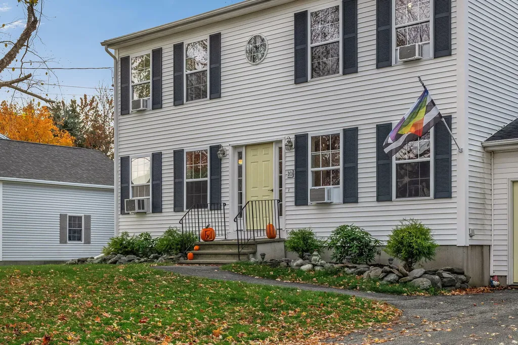 10 Independence Avenue Hampden ME 04444