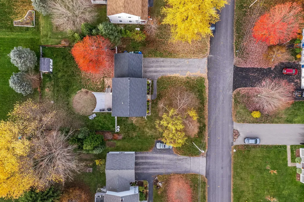 10 Independence Avenue Hampden ME 04444