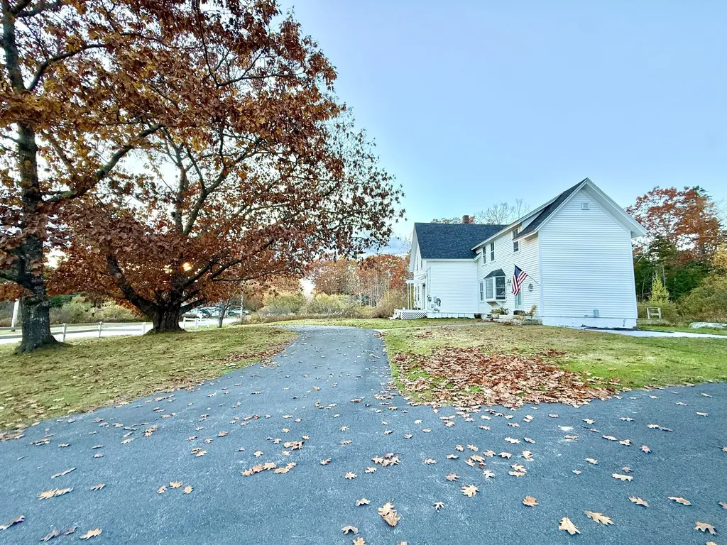 10 Jones Way Sullivan ME 04664